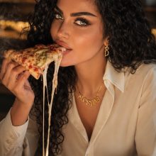 پیتزا مخصوص تک نفره شبانه الوشب با پنیر کشدار